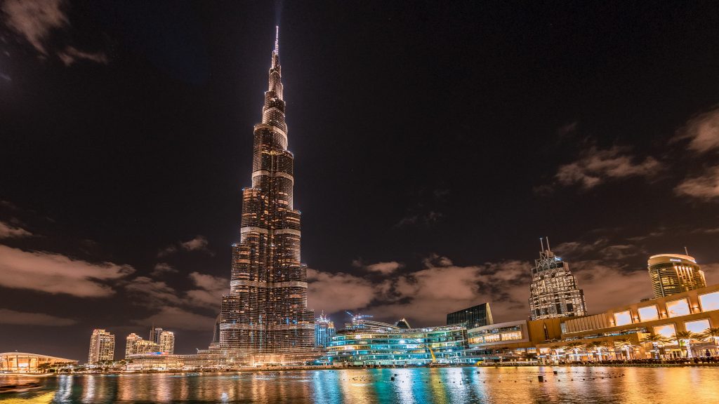 Blick auf den Burji Khalifa bei Nacht Dubai